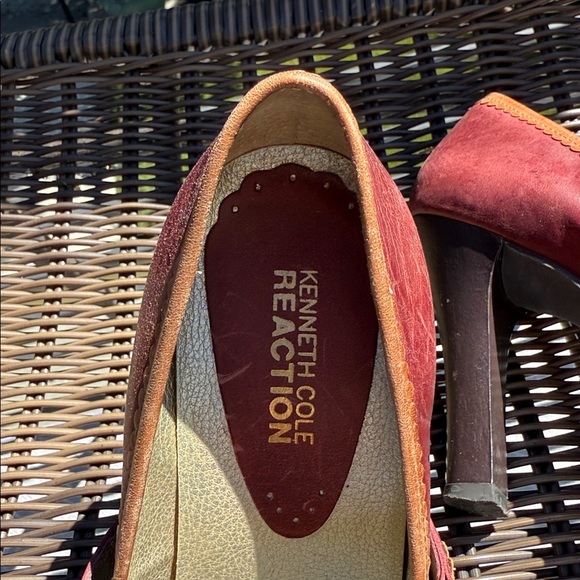 Kenneth Cole Reaction Burgundy Mary Jane Heels 7.5 - Picture 6 of 9